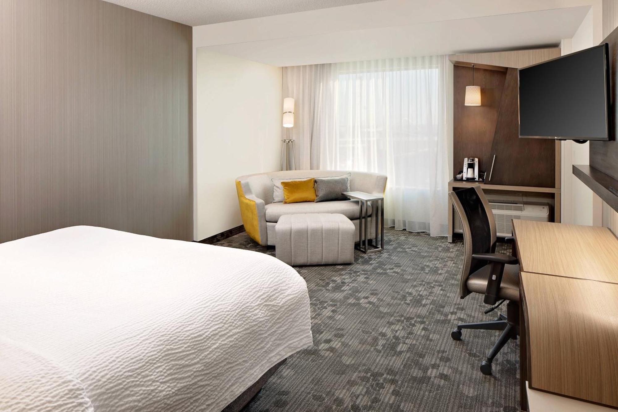 Courtyard By Marriott Dallas Downtown/Reunion District Exteriér fotografie